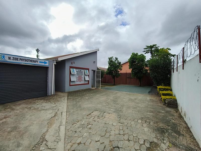 4 Bedroom Property for Sale in Mthata Eastern Cape